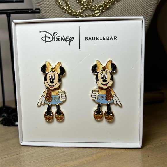 BAUBLEBAR X DISNEY • MINNIE MOUSE SWEATER WEATHER DANGLE EARRINGS • NIB - Picture 1 of 3